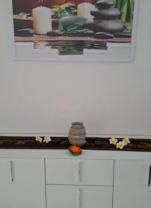 Sideboard mit Dekoration